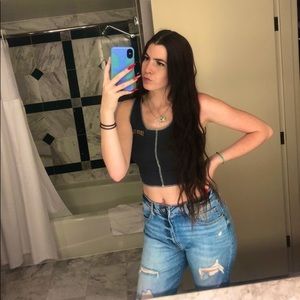 Meet your Posher, Liv